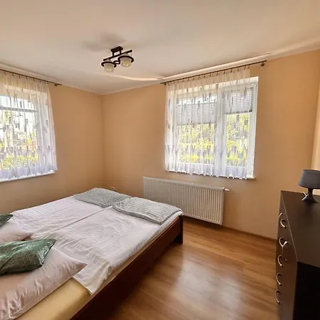 Komfortowy Apartament W Ustroniu, 57M2, Dwie Sypialnie, Darmowy Ogrodzony Parking, Osobna Kuchnia, Blisko Czantoria I Szlaki Piesze Exterior photo