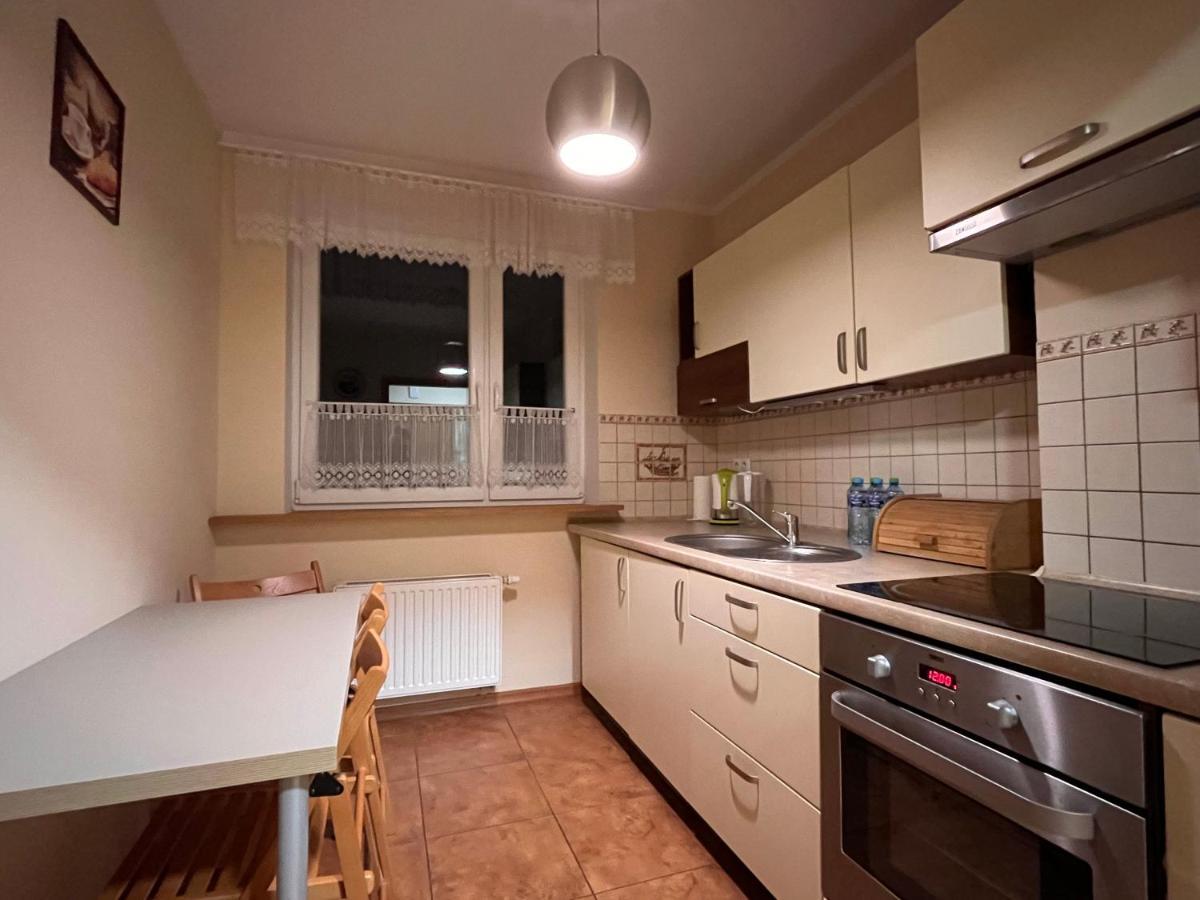 Apartment Komfortowy Apartament W Ustroniu, 57M2, Dwie Sypialnie, Darmowy Ogrodzony Parking, Osobna Kuchnia, Blisko Czantoria I Szlaki Piesze