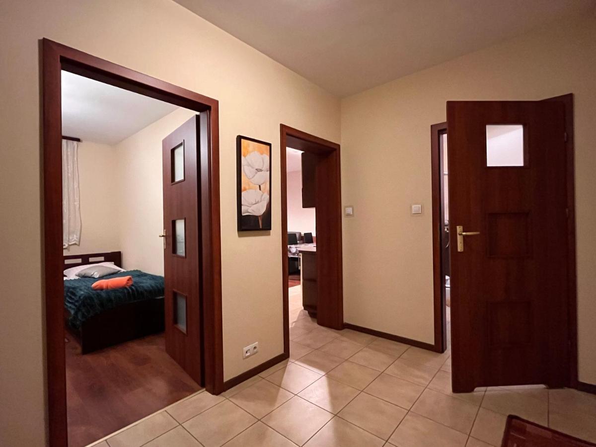 Komfortowy Apartament W Ustroniu, 57M2, Dwie Sypialnie, Darmowy Ogrodzony Parking, Osobna Kuchnia, Blisko Czantoria I Szlaki Piesze Apartment