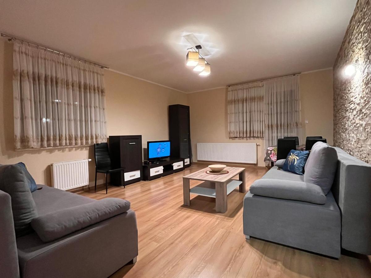 Apartment Komfortowy Apartament W Ustroniu, 57M2, Dwie Sypialnie, Darmowy Ogrodzony Parking, Osobna Kuchnia, Blisko Czantoria I Szlaki Piesze Ustron