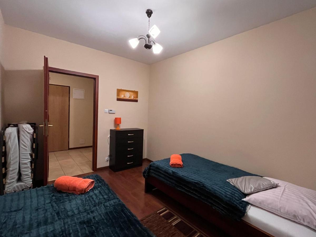 Komfortowy Apartament W Ustroniu, 57M2, Dwie Sypialnie, Darmowy Ogrodzony Parking, Osobna Kuchnia, Blisko Czantoria I Szlaki Piesze Apartment Ustron