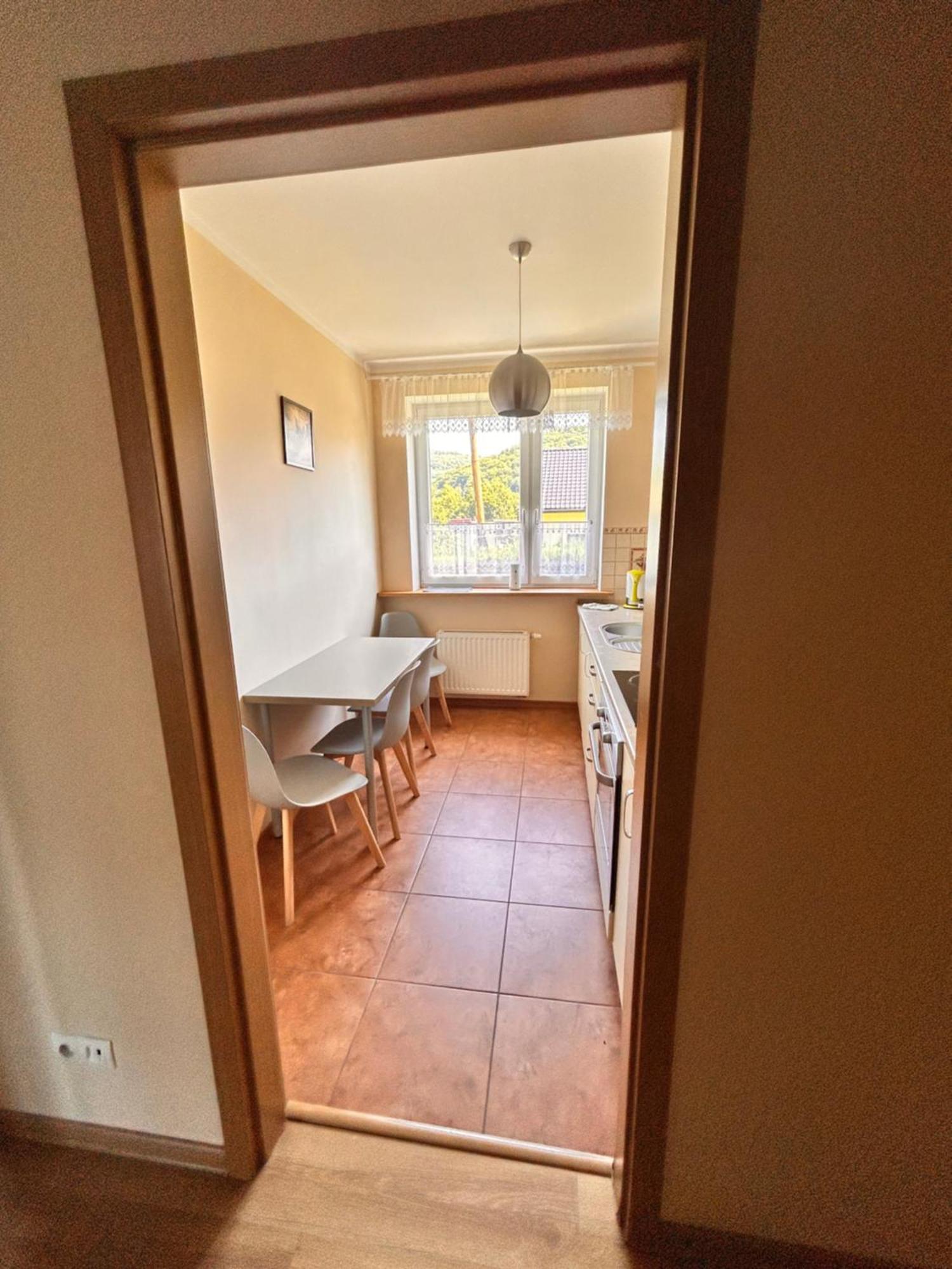 Komfortowy W Ustroniu, 57m2, Dwie Sypialnie, Darmowy Ogrodzony Parking, Osobna Kuchnia, Blisko Czantoria I Szlaki Piesze Apartment
